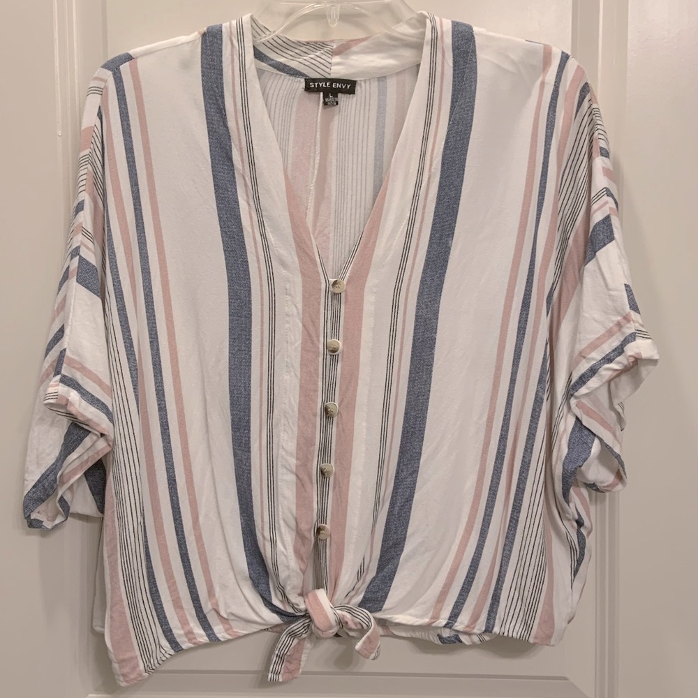 Style Envy striped button down short sleeve blouse with tie waist. Size L